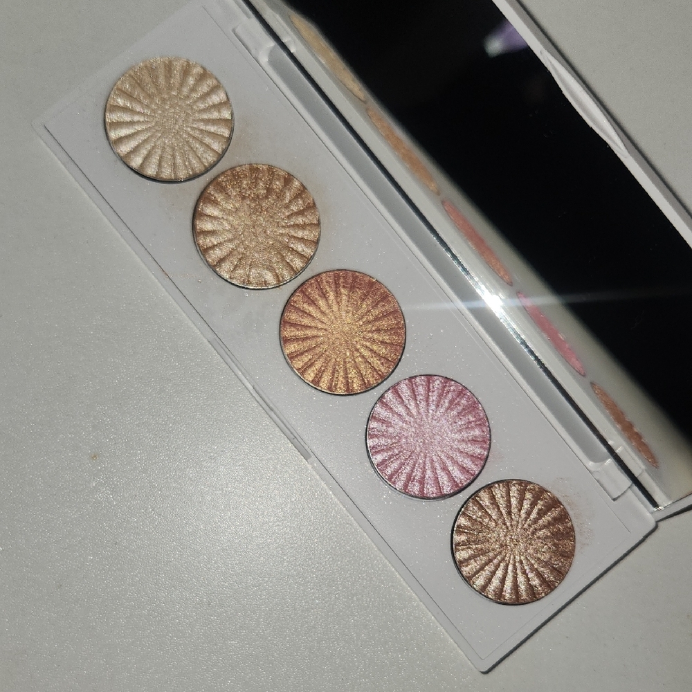 OFRA White Makeup Case